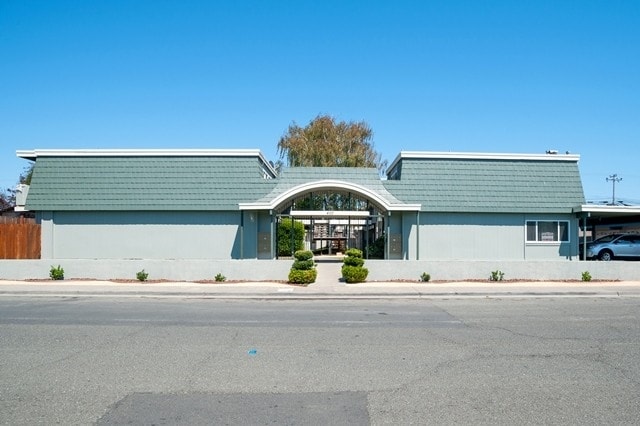 Building Photo - Ebbetts Pass Apartment Building