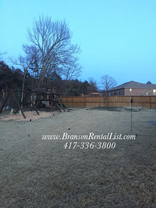 Foto del edificio - 3BR Home with Fenced in backyard