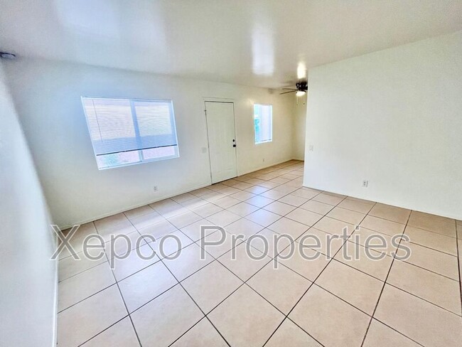 Building Photo - 585 E Cottonwood Rd