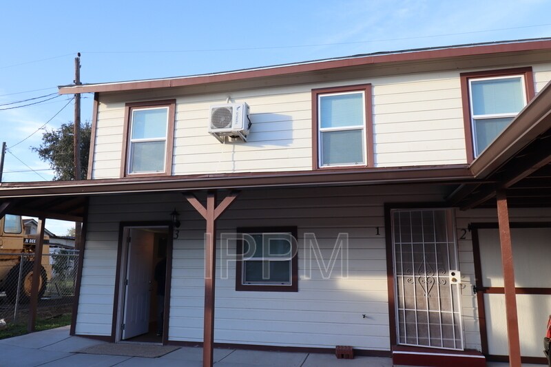 817 E Monroe Ave Unit 2, Harlingen, TX 78550 Condo for Rent in