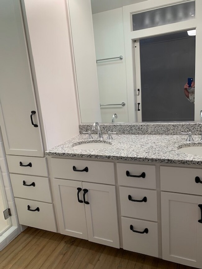 Foto del edificio - New Construction Apartment in the City of Lexington
