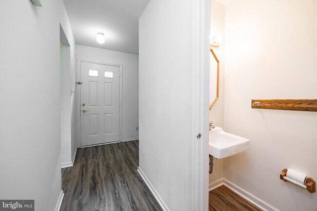Foto del edificio - 918 Dogwood Ln