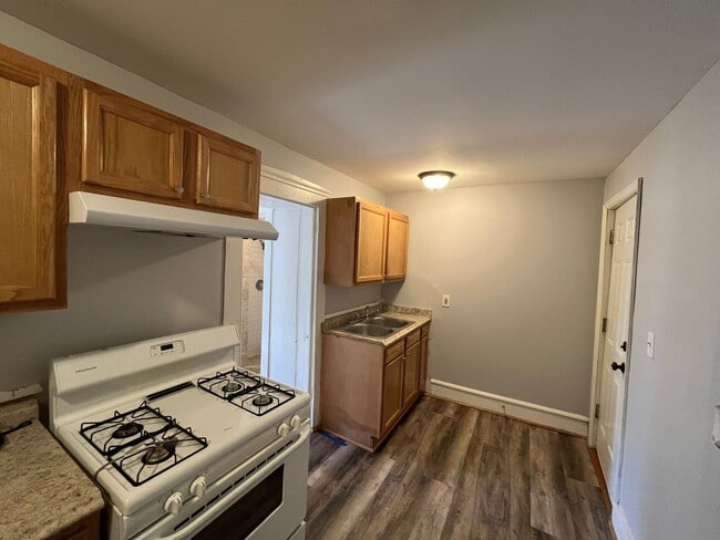 Building Photo - 218 3rd Ave E