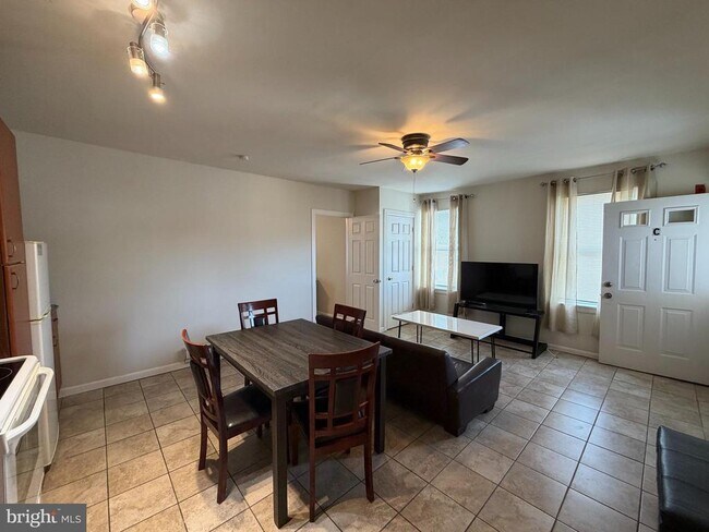 Foto del edificio - 7103 Rising Sun Ave