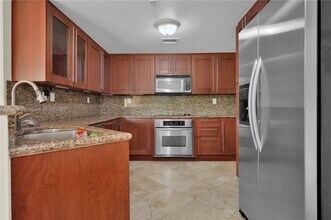Building Photo - 118 Zamora Ave
