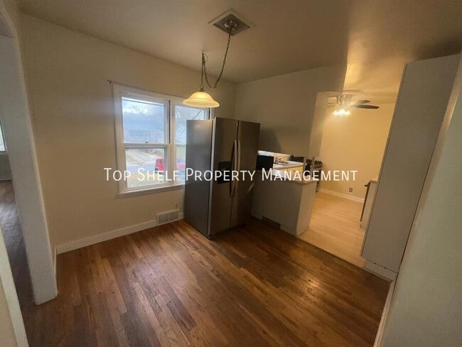 Foto del edificio - 2823 Holcomb Ave