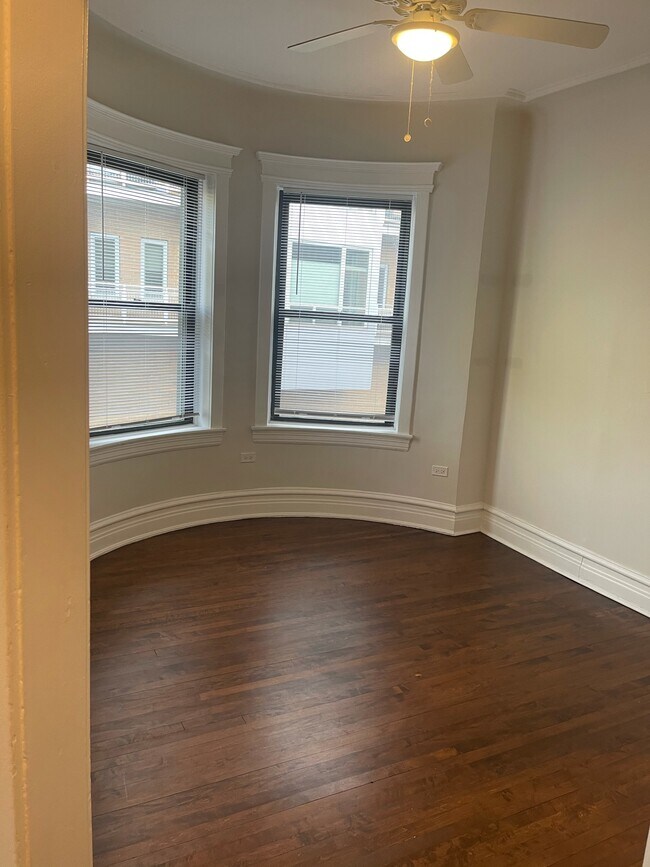 Main Room - 1000 W Dakin St