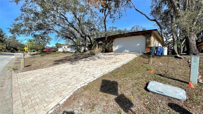 Foto del edificio - 8748 Forest Lake Dr