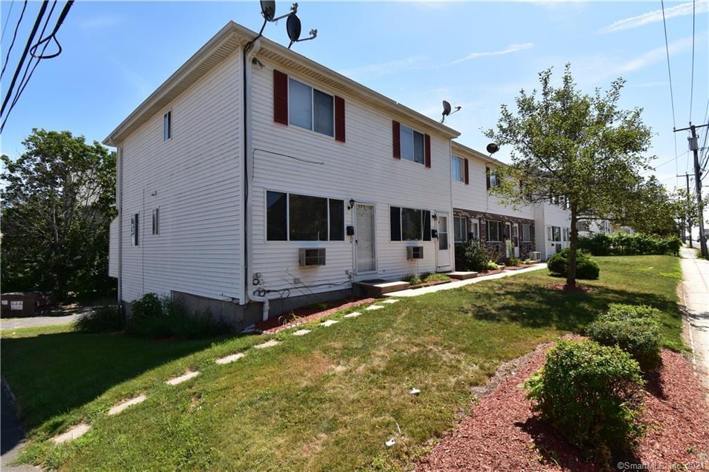 Primary Photo - 581 Highland Ave