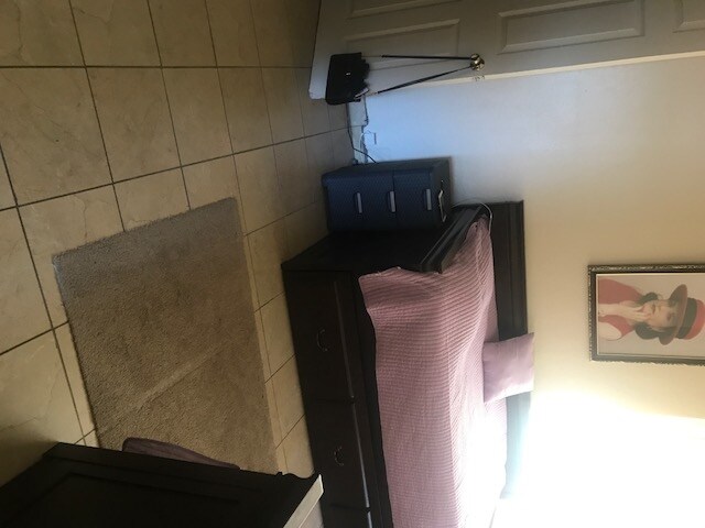 standard bedroom - 1181 A St