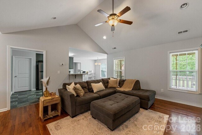 Foto del edificio - 155 Rose Brier Lane.