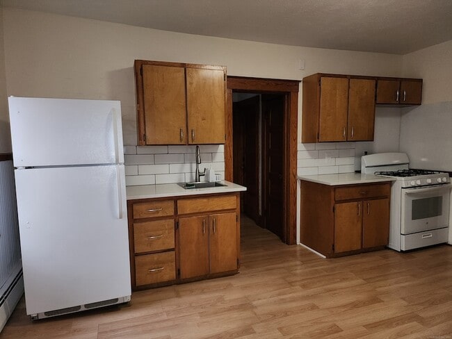 Photo - 106 Lyons St House