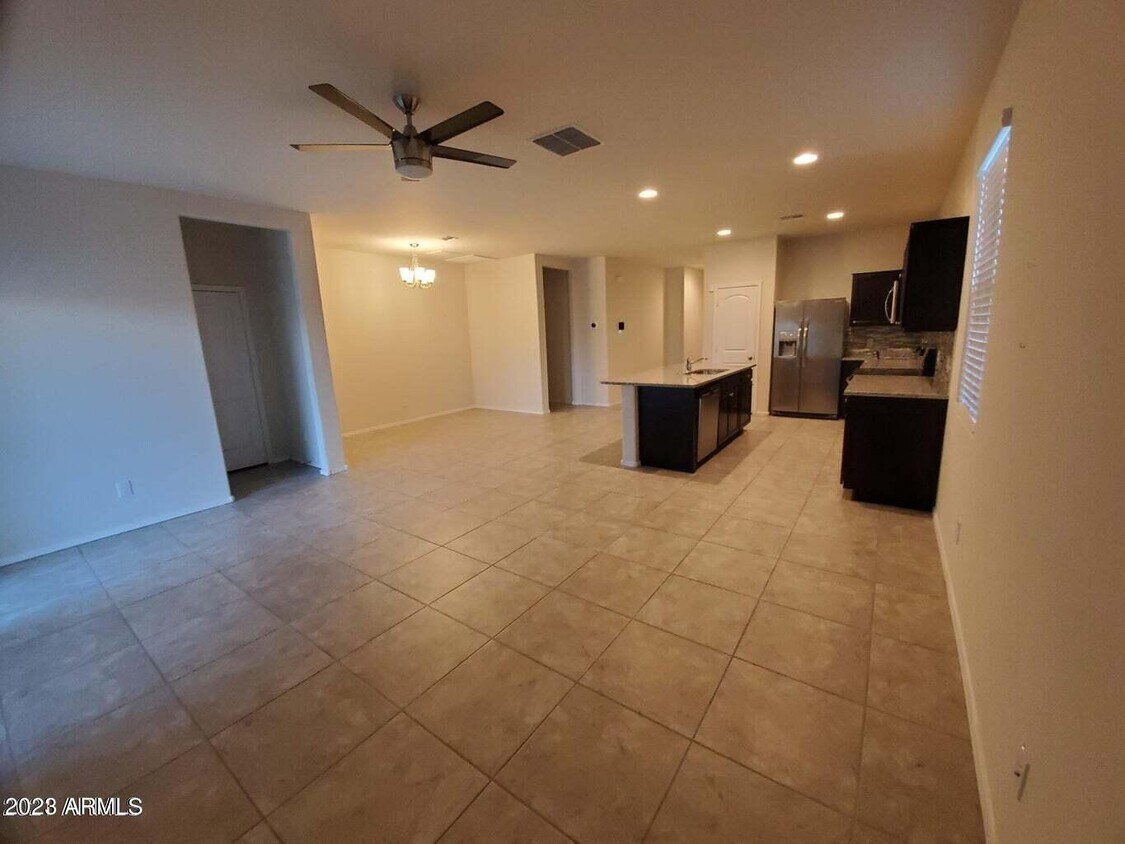 Building Photo - 37683 W Bello Ln