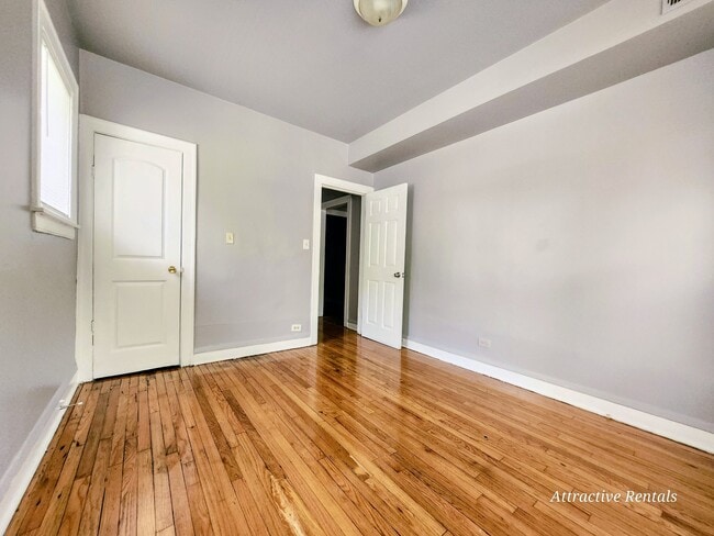 Foto del edificio - 7801 S Marshfield Ave
