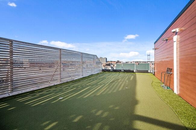 Building Photo - 19 Day St