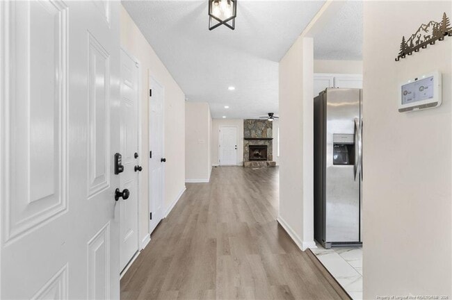 Building Photo - 166 Oakview Dr