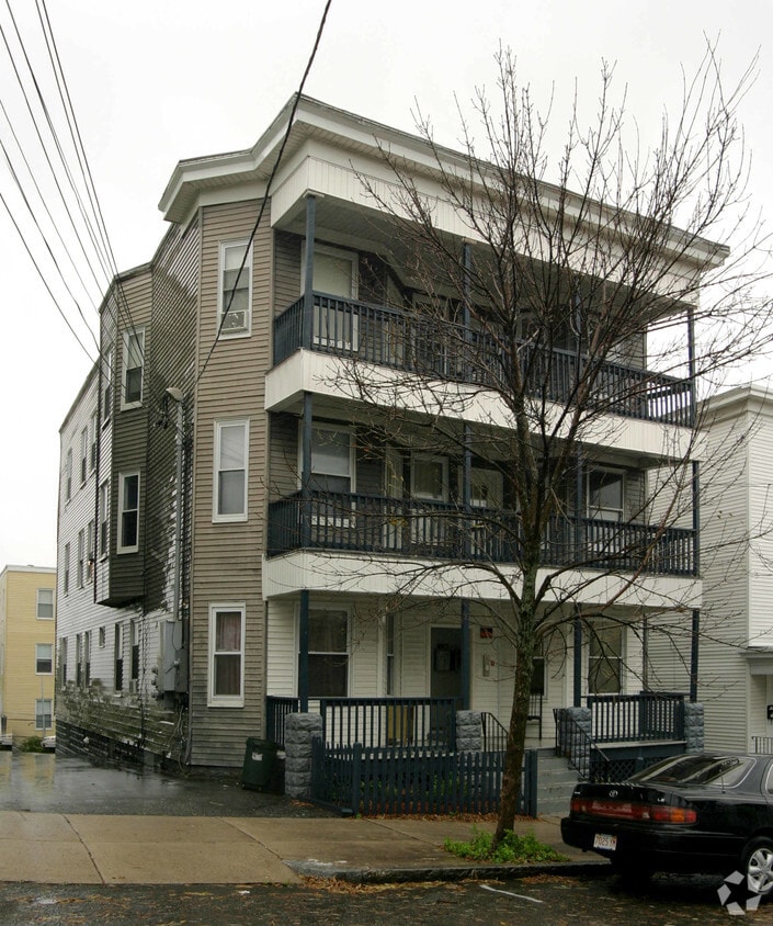 Primary Photo - 34 Thornton St