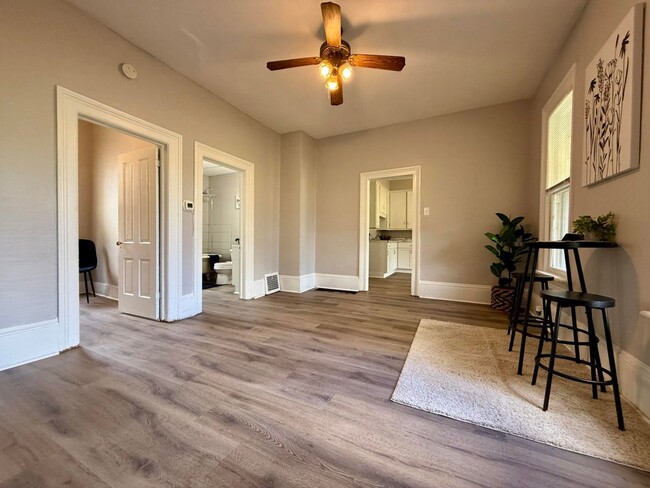 Building Photo - 280 Mason Ave