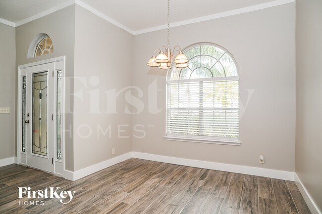 Foto del edificio - 2352 Chartley Ln S