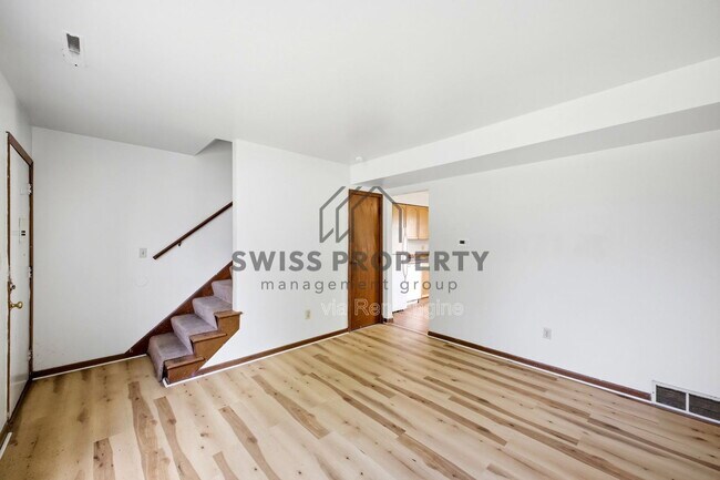 Building Photo - 1579 Briarwood Ave