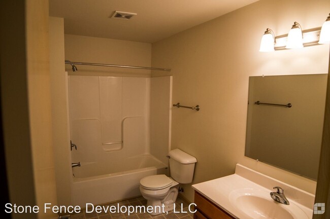 Building Photo - 2842-2844 N Pleasant View Rd