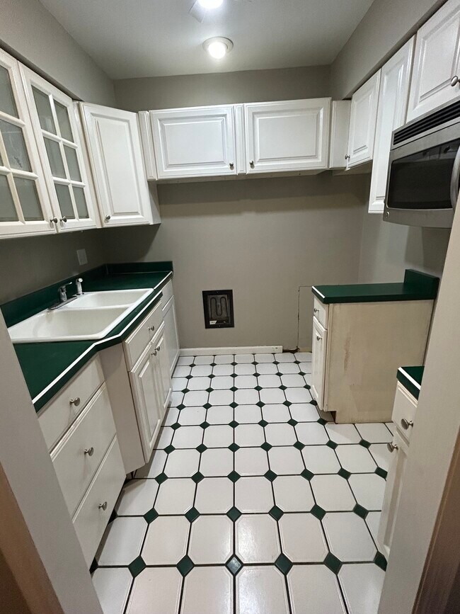 Foto del edificio - 5470 Dunmore Dr