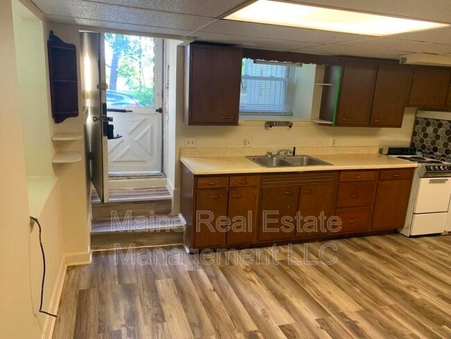 Building Photo - 36 3rd St