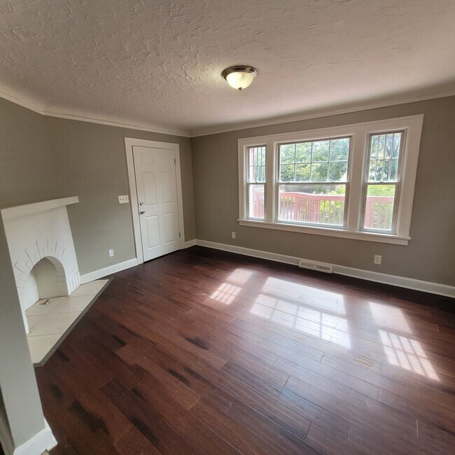 Foto del edificio - 2624 Portman Ave