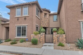 Building Photo - 3911 E Cat Balue Dr