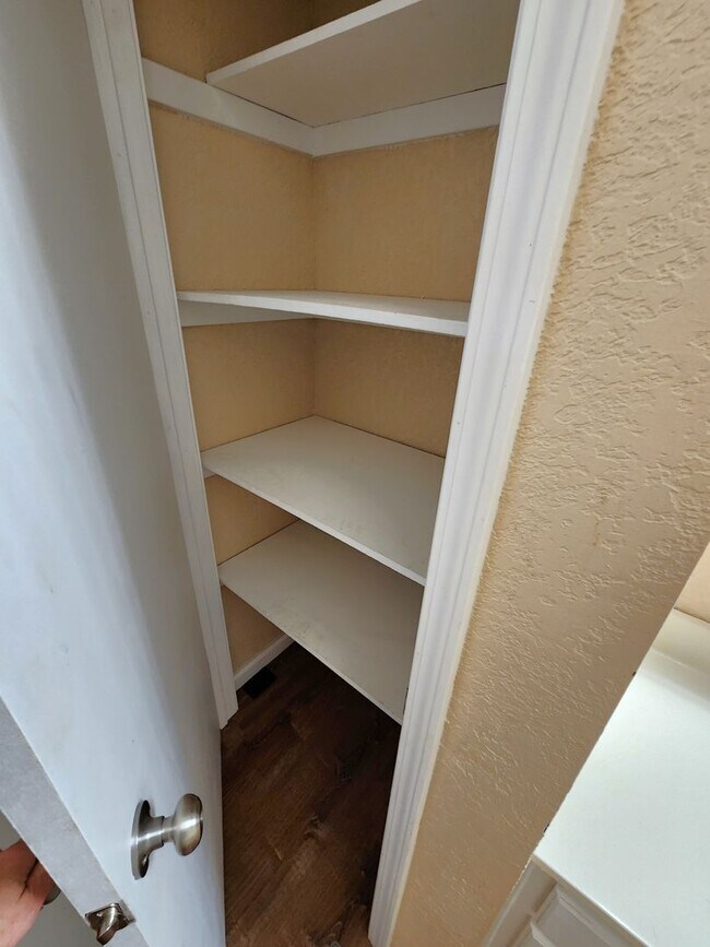 Foto del edificio - All utilities paid! 5BR, 3BTH spacious home.