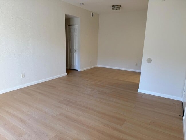 Building Photo - 5955 Lake Almanor Dr