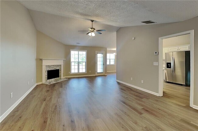 Foto del edificio - 251 Ashland Creek Ct