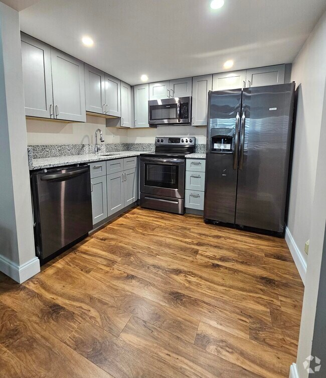 Kings Point Brittany Apartments under 1,000 Delray Beach, FL 30