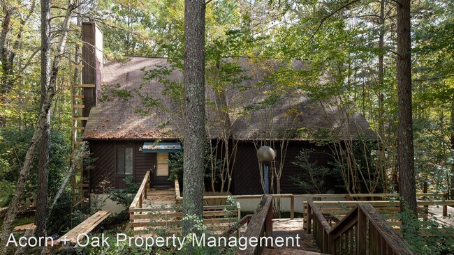 Building Photo - 4 br, 3 bath House - 6 Carson Circle Unit A