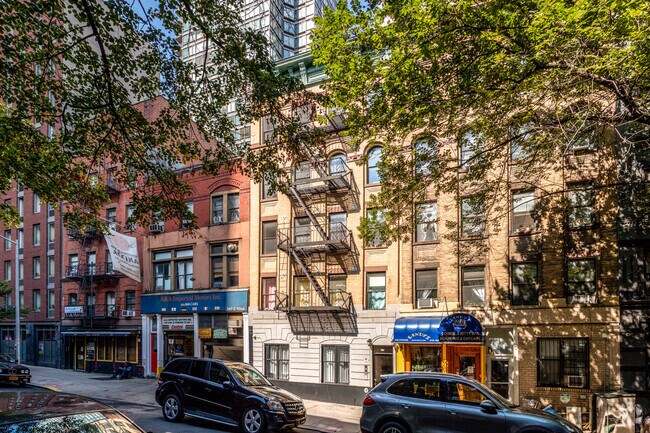 Building Photo - 309 E 92nd St