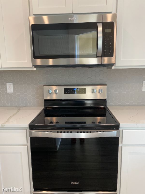 Building Photo - 2 br, 2.5 bath Townhome - Cay Spruce Way