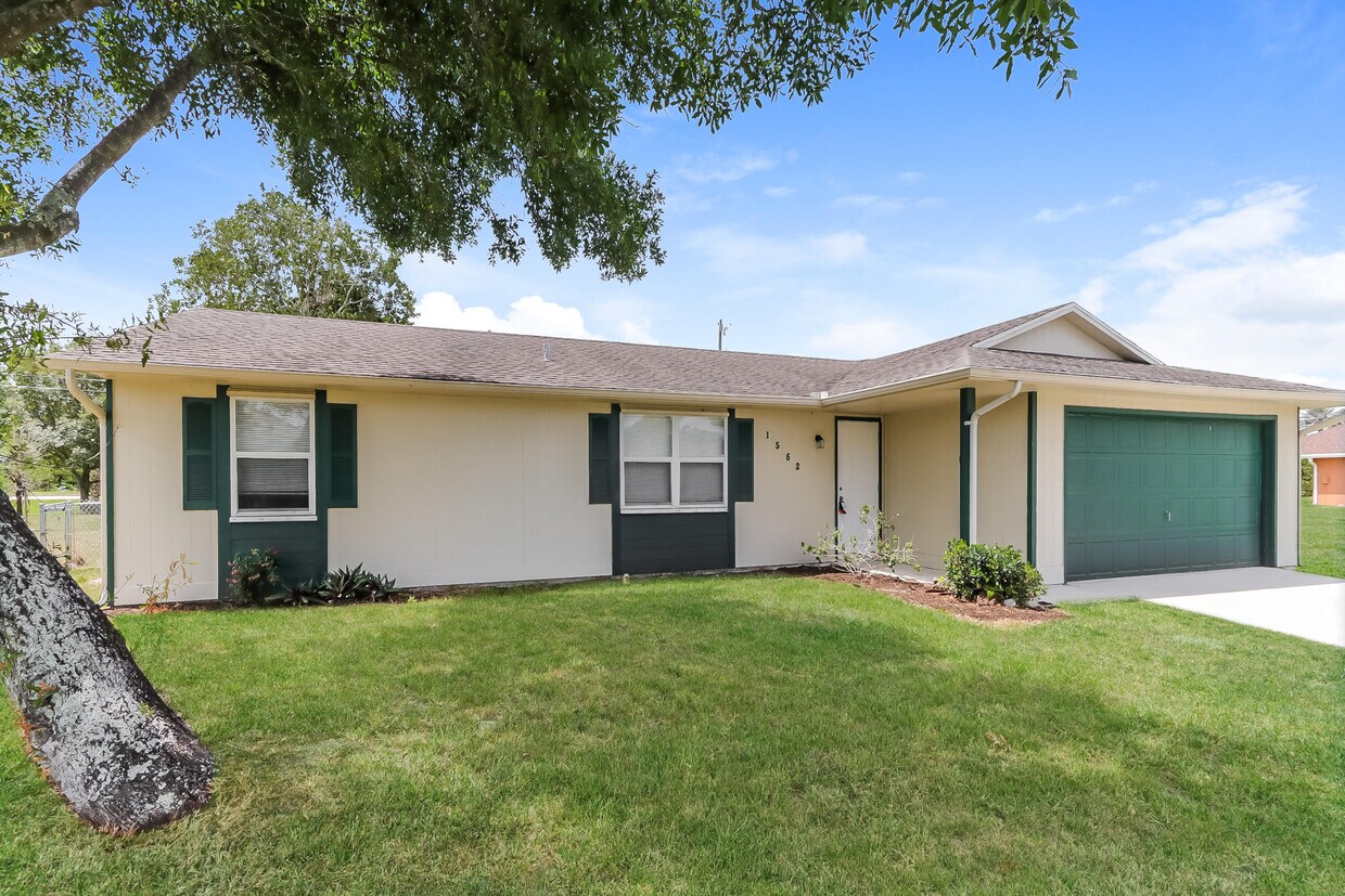 1562 SW Calmar Ave, Port Saint Lucie, FL 34953 House Rental in Port