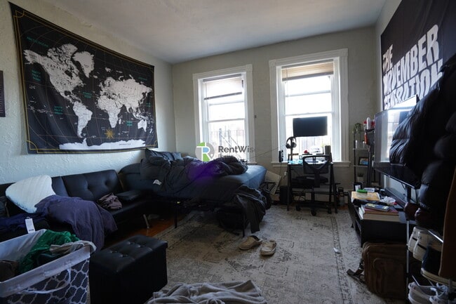 Building Photo - 40 Anderson St