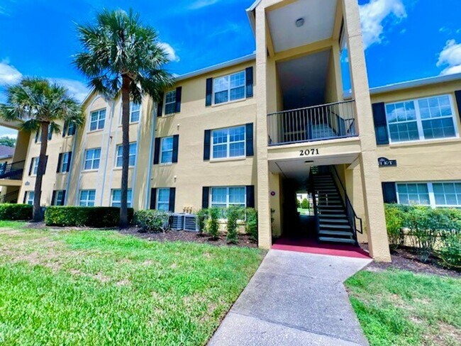 Building Photo - MOVE IN NOW!! Gated community Miriada! 1st...