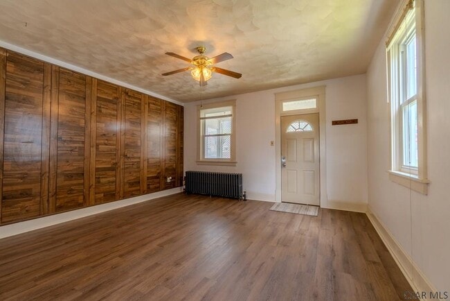 Building Photo - 222 Strayer St