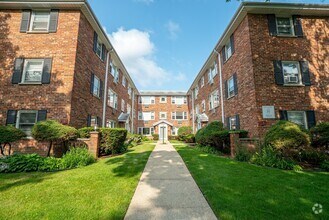 Building Photo - 38 S Waiola Ave