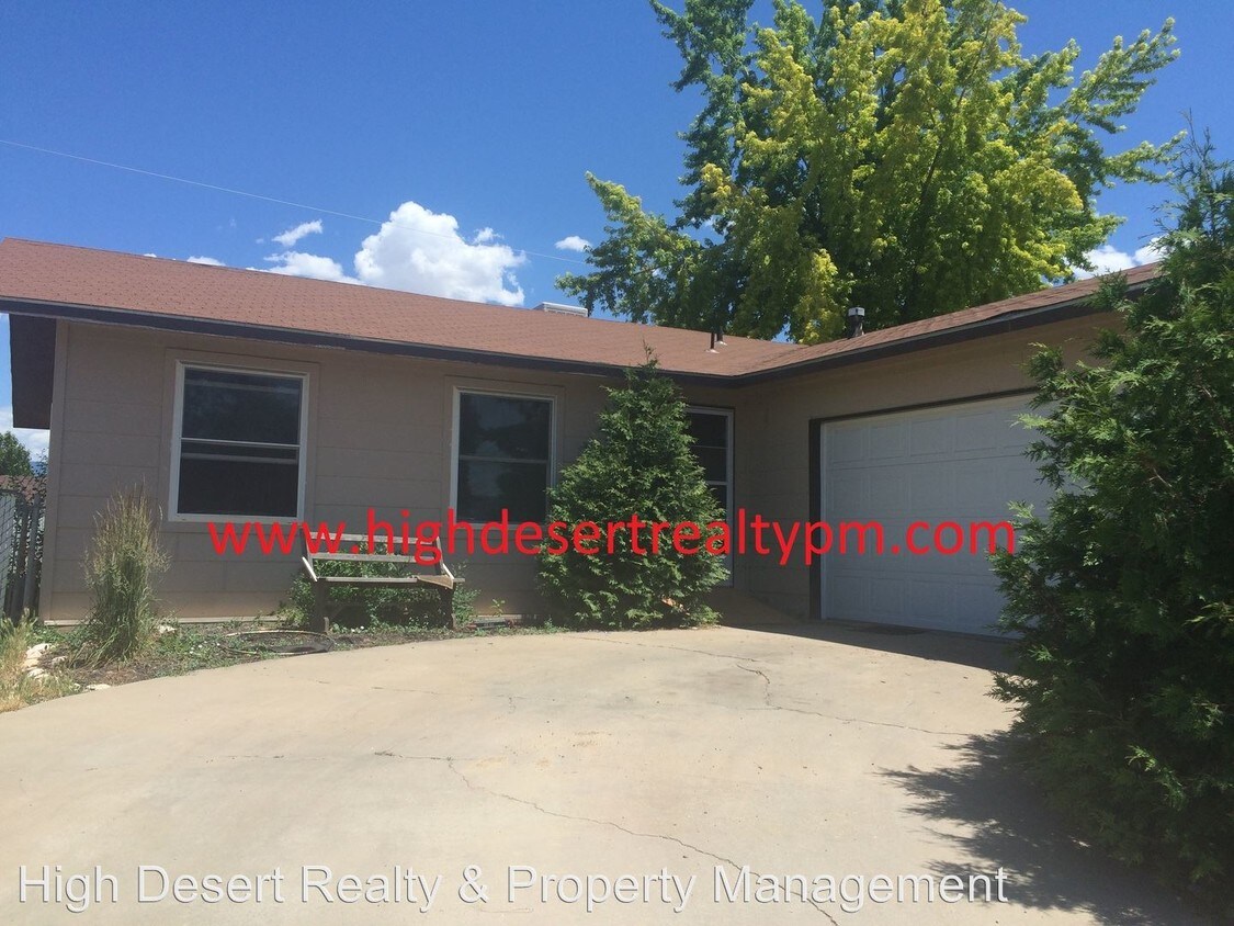 Primary Photo - 316 1/2 Parkwood Dr