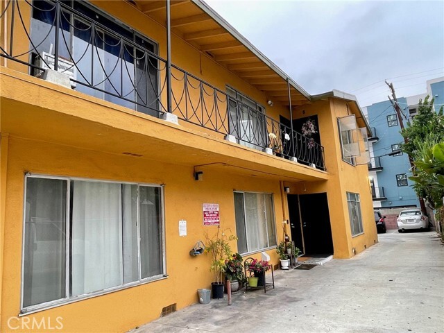 Foto del edificio - 1433 N Bronson Ave