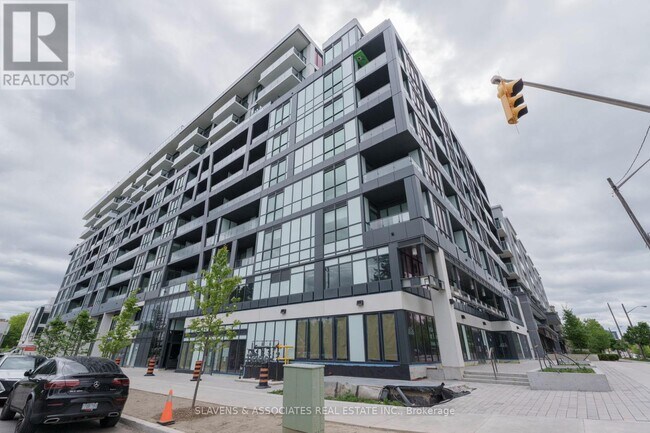 Photo du bâtiment - 6-106 Greenbriar Rd