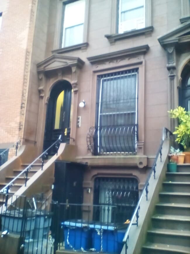 Building Photo - 224 Cumberland St