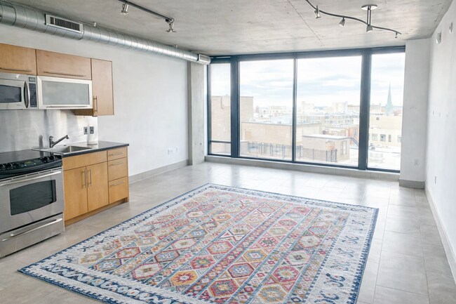 Foto del edificio - Studio Condo with Fantastic View, High-End Appliances, Wide Windows, Gorgeous Flooring, Amazing A...