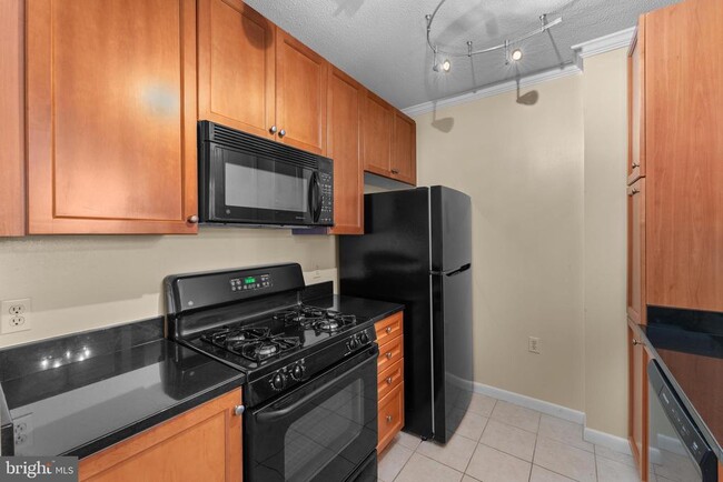 Building Photo - 851 N Glebe Rd