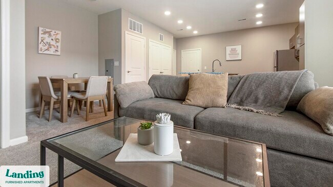 Foto del edificio - 16346 Lydia Hill Dr