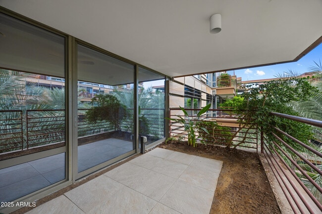 Foto del edificio - 7137 E Rancho Vista Dr