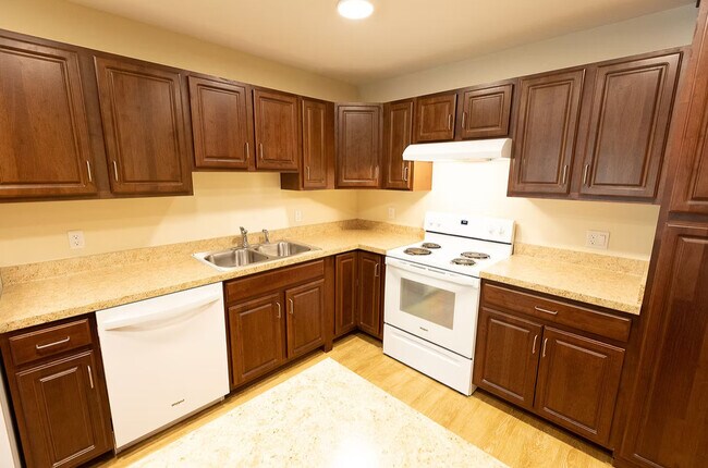 Foto del edificio - Clough Farm Apartments